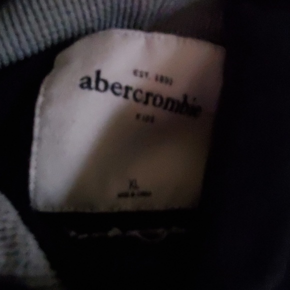 A black and white hoodie - Picture 2 of 2